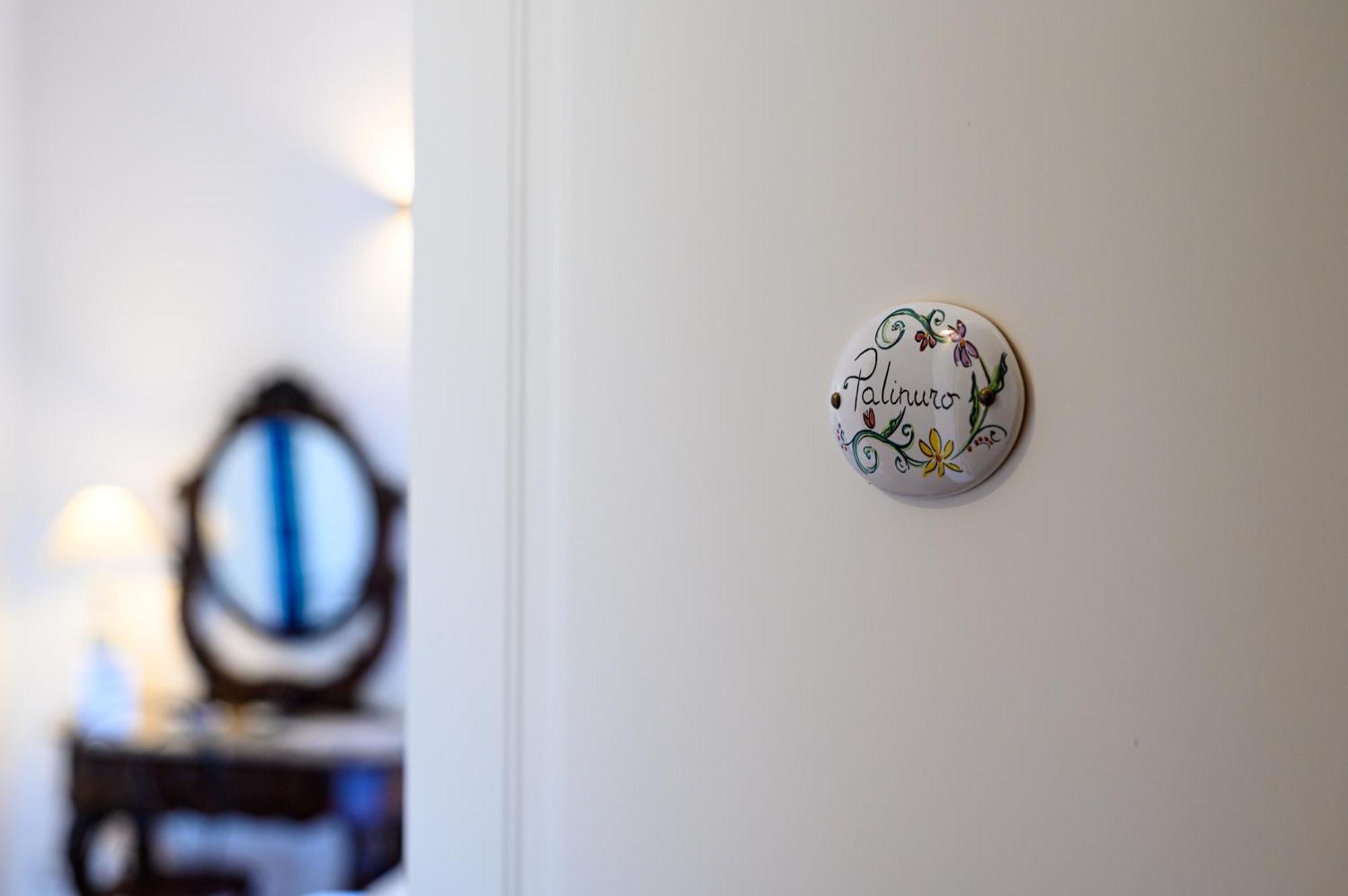Hotel Palazzo Gargano Prignano Cilento Habitación foto